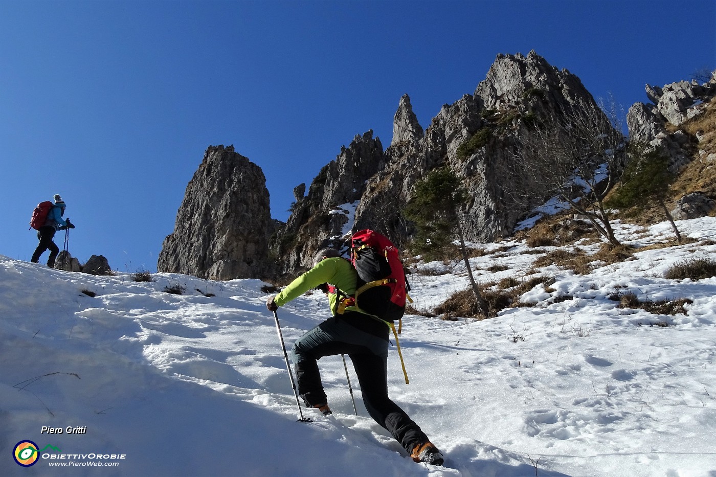 04 In azione sul ripido 'Cnalino dei sassi' innevato.JPG